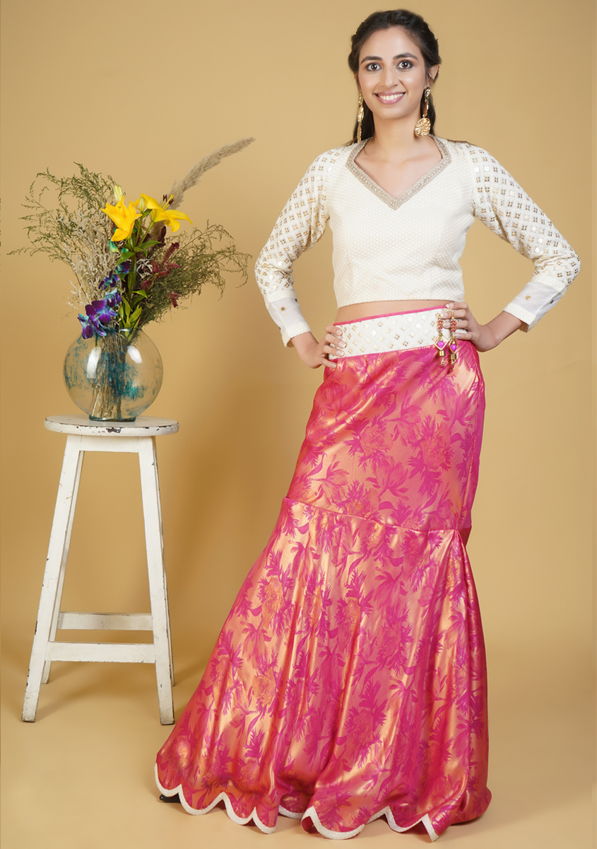 Buy Blue Fish Cut Bridal Lehenga Set With Long Trail Sleeves And Heavy  Embroidery KALKI Fashion India