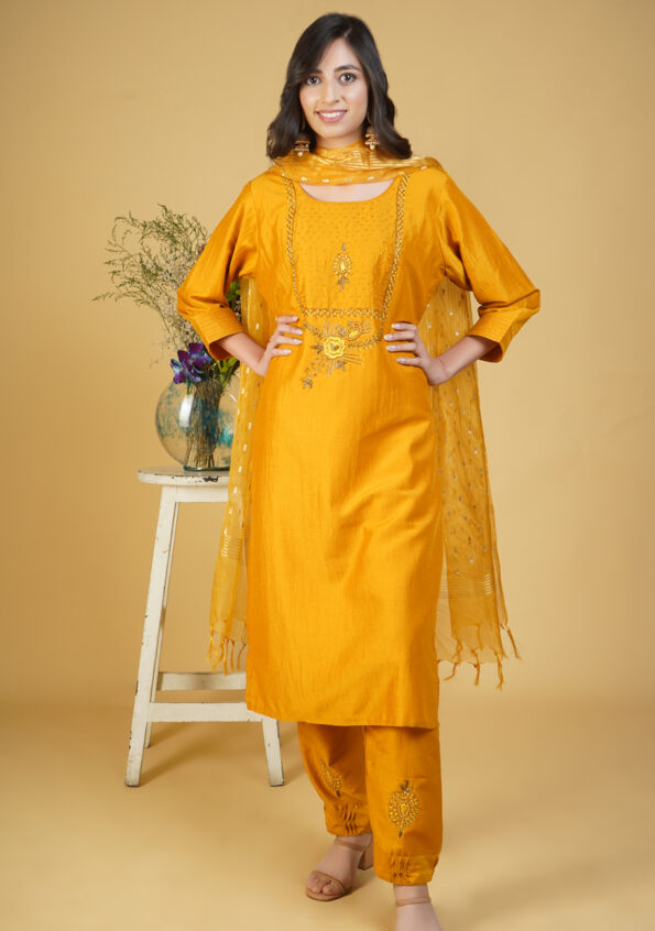 yoke-design-kurta-set-03