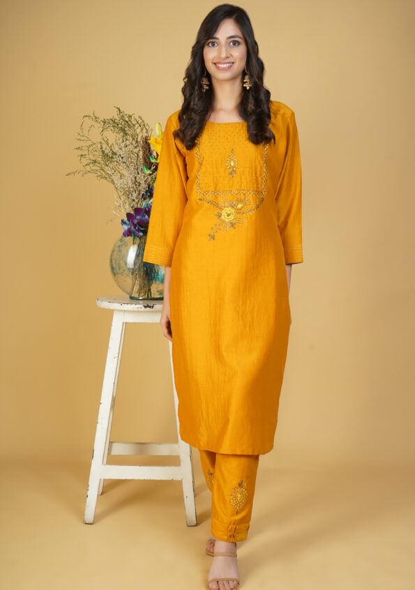 yoke-design-kurta-set-04